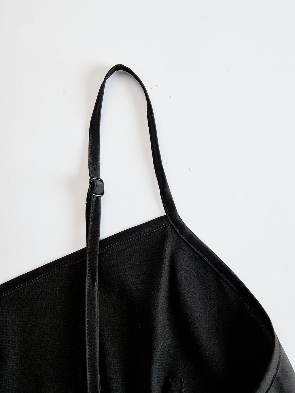 PARIS | Conjunto Negro Elegante con Mangas Abullonadas y Diseño de Pierna Ancha.