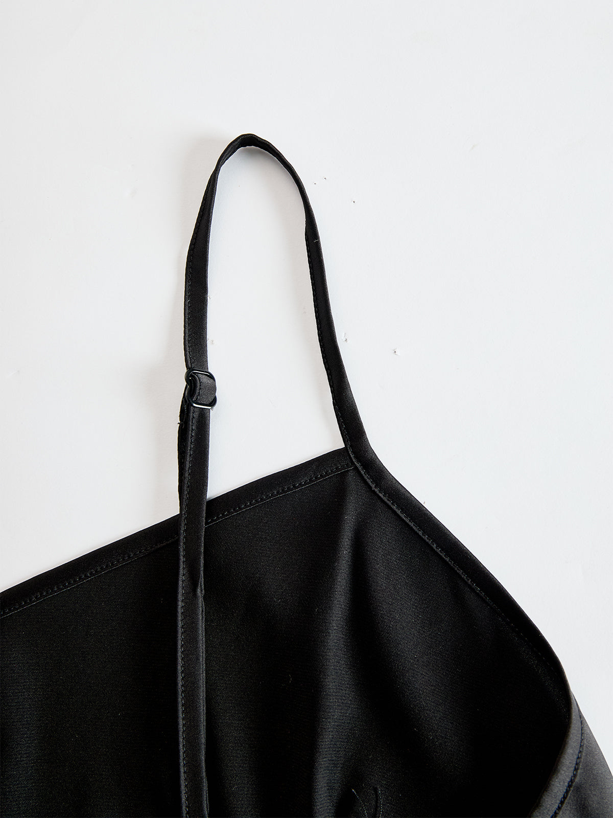 PARIS | Conjunto Negro Elegante con Mangas Abullonadas y Diseño de Pierna Ancha.