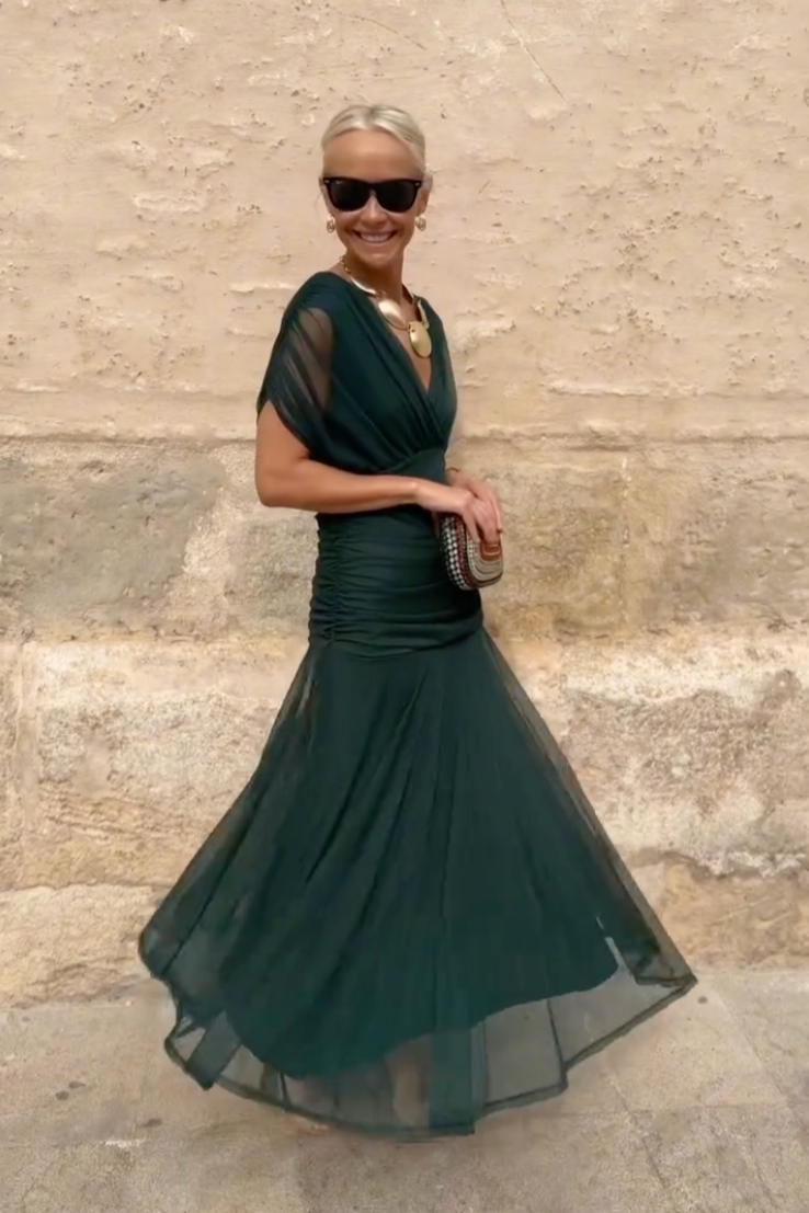 VESTIDO ELEGANTE CON CUELLO EN V