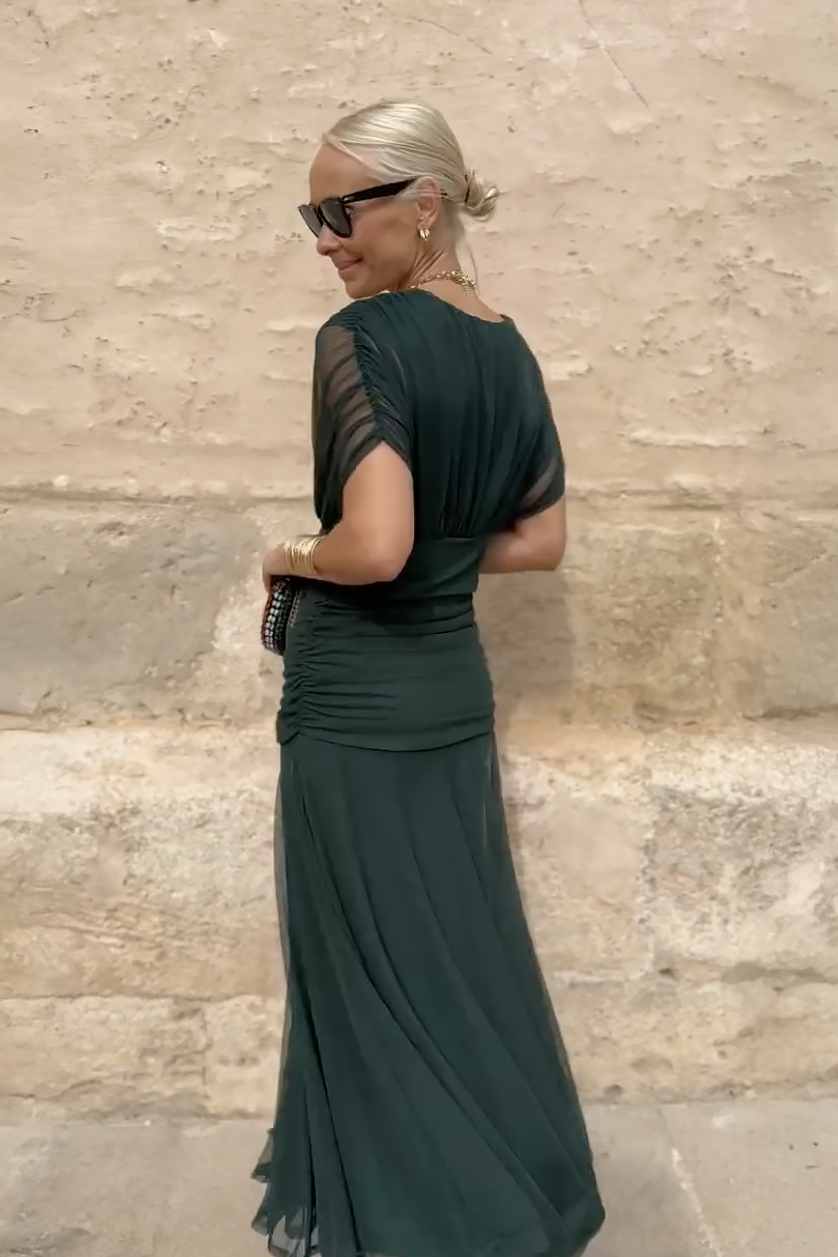 VESTIDO ELEGANTE CON CUELLO EN V