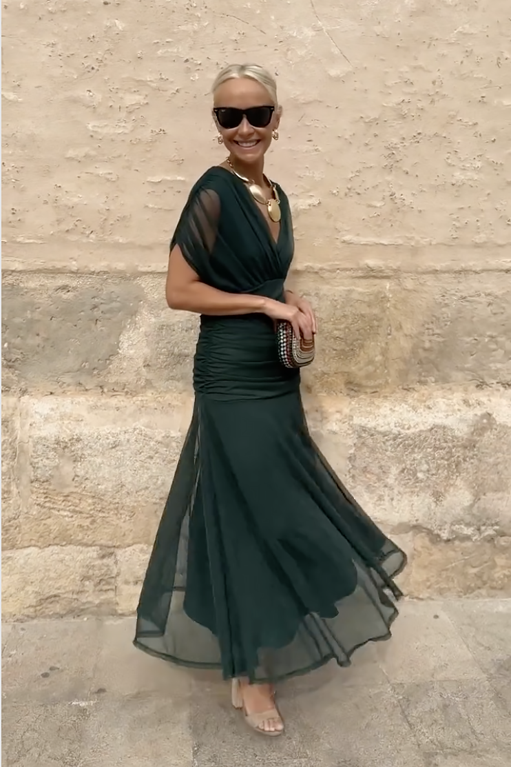 VESTIDO ELEGANTE CON CUELLO EN V