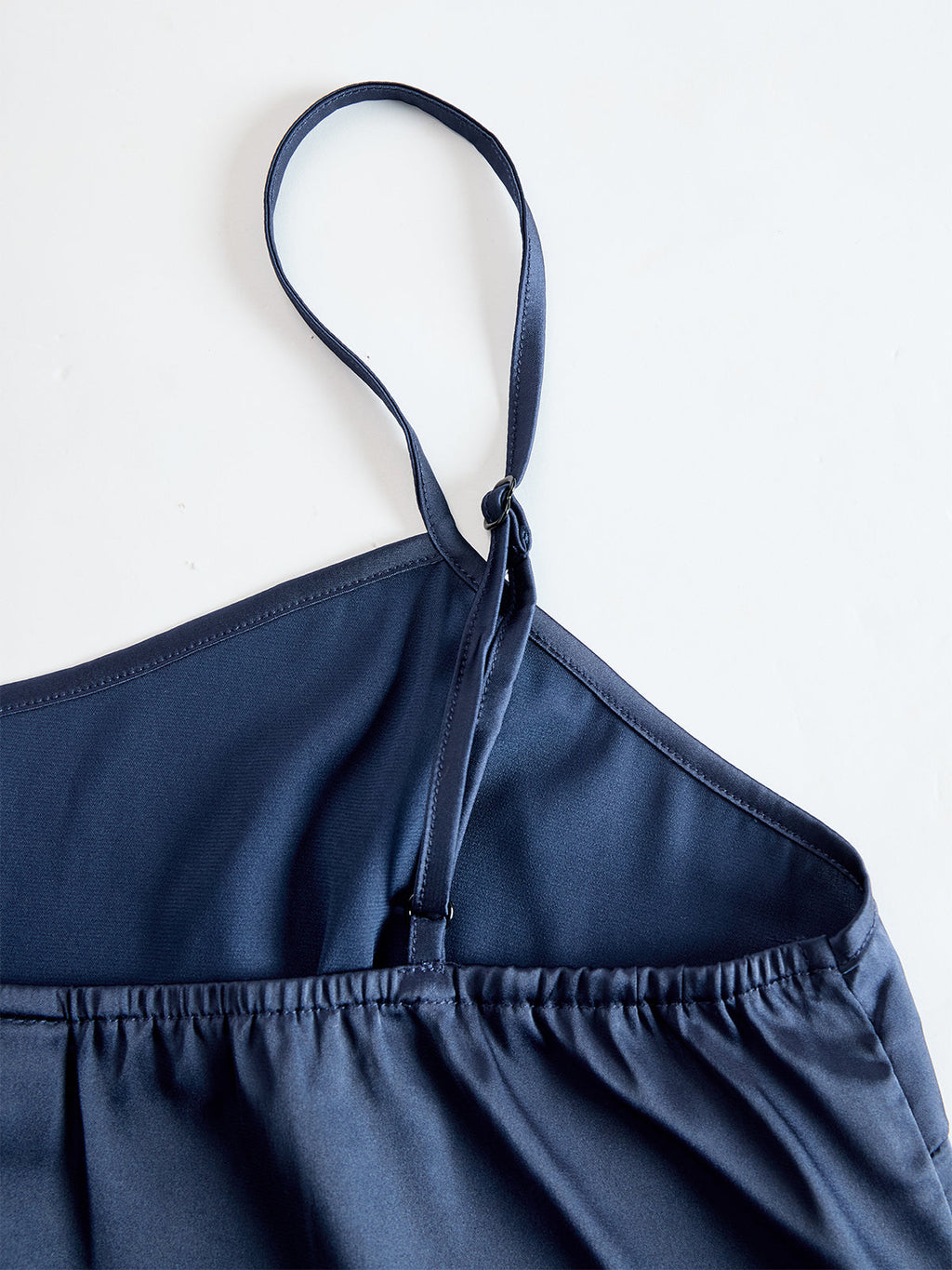 PARIS | Conjunto Negro Elegante con Mangas Abullonadas y Diseño de Pierna Ancha.