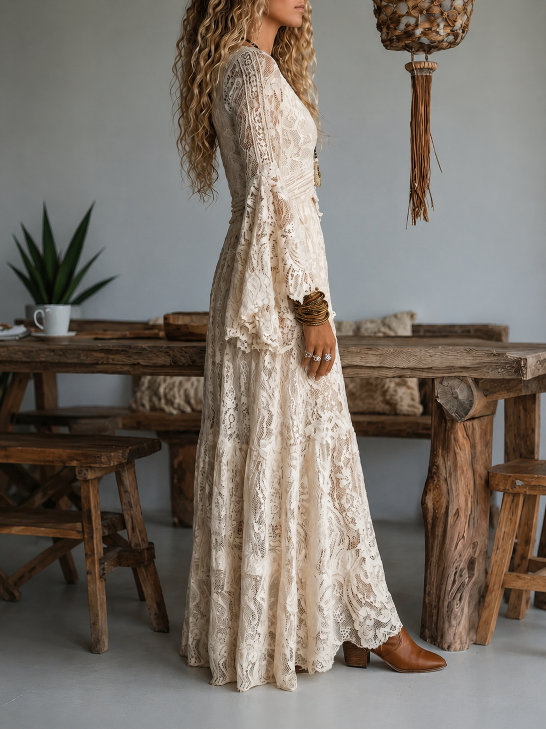 ELENA | Vestido Largo de Encaje con Escote en V