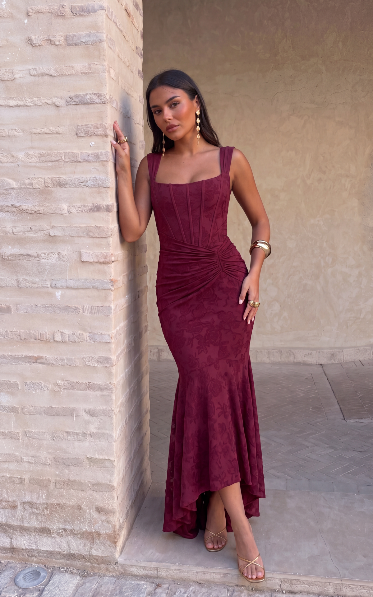 LIVIA | Vestido Largo de Escote Cuadrado y Corte Entallado