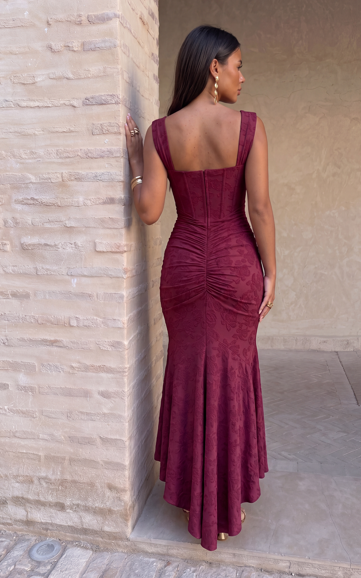LIVIA | Vestido Largo de Escote Cuadrado y Corte Entallado